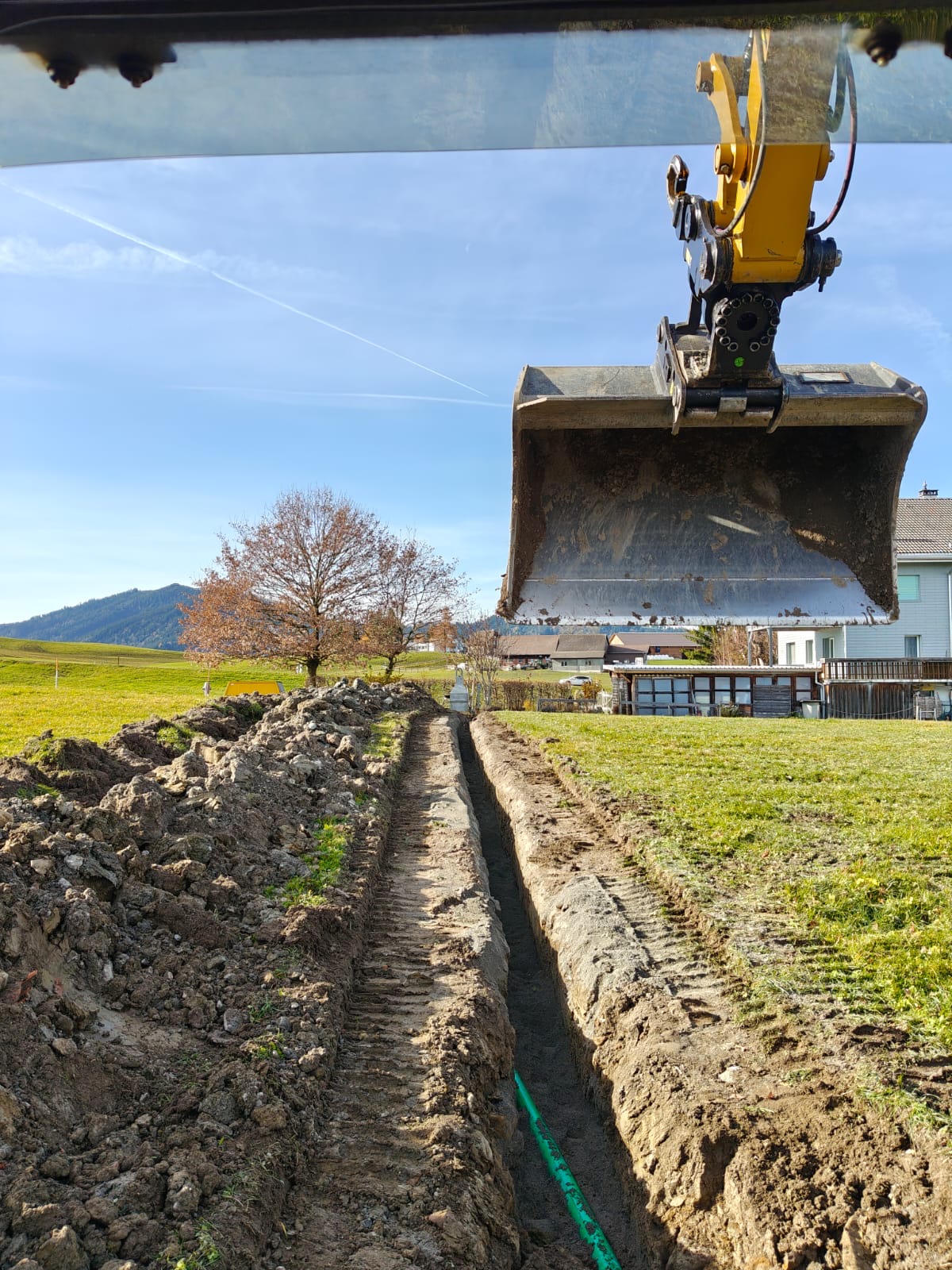 dcb8dd4a-3927-42b1-bbe5-04220a0f8161